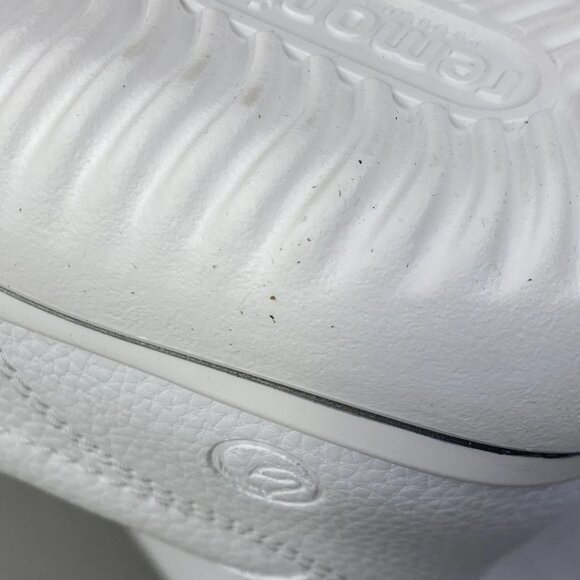 NEW REMONTE Womens Sneaker White Size 6.5 Louann Low Top Round Toe  Leather - Picture 7 of 7